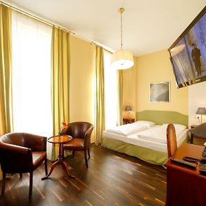 Deluxe Zimmer mit Kingsize-Bett